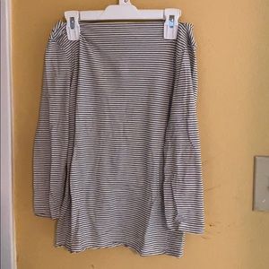 black& white long sleeve tshirt.